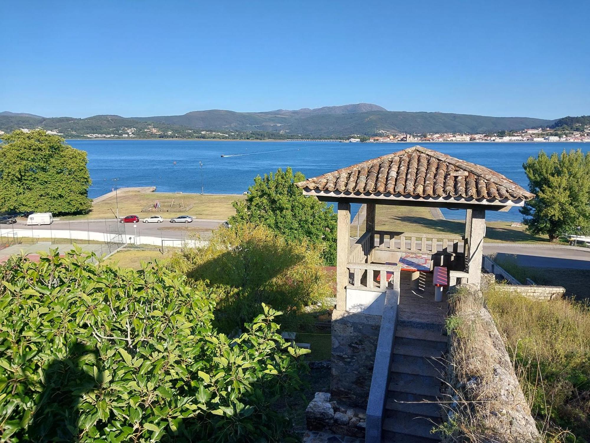 Apartamento Para 5 Con Vistas A Portugal Appartement A Guarda Buitenkant foto